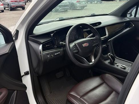 Used 2021 Cadillac XT6 Premium Luxury FWD image 4