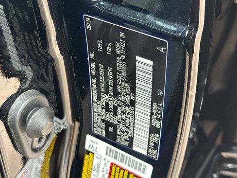 Certified 2024 Toyota Highlander XLE FWD image 39