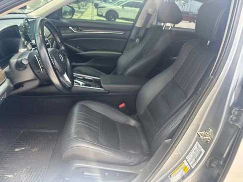 Used 2020 Honda Accord Touring image 4