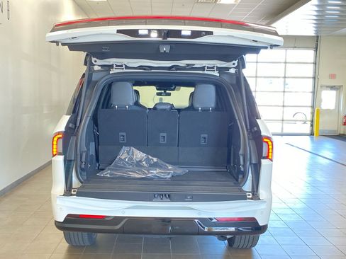 New 2027 Lincoln Navigator Black Label AWD/4WD image 9