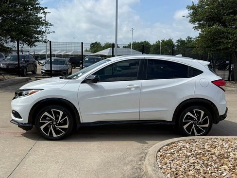 Used 2020 Honda HR-V Sport image 2
