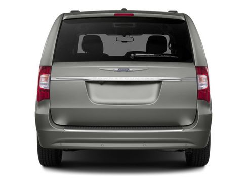 Used 2013 Chrysler Town & Country Touring-L w/ Premium Group FWD image 8