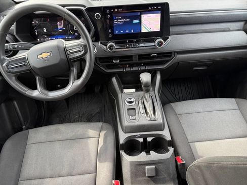 Used 2024 Chevrolet Colorado W/T AWD/4WD image 14