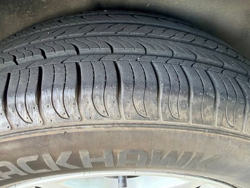 Used 2018 Chrysler Pacifica Touring Plus w/ Tire & Wheel Group FWD image 11