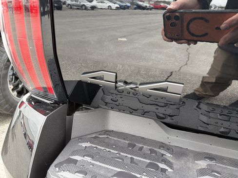 New 2026 Toyota Tundra Limited AWD/4WD image 8