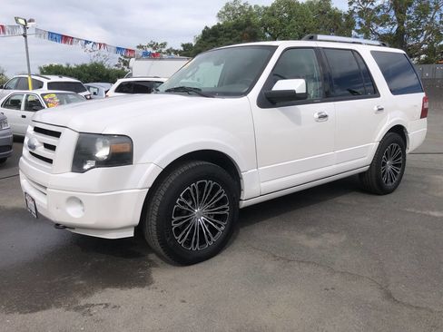 Used 2009 Ford Expedition Limited image 1
