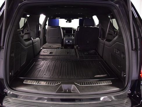 Used 2024 GMC Yukon XL Denali w/ Advanced Technology Package image 34