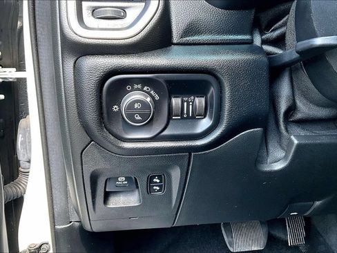 Used 2019 RAM 1500 Laramie w/ Sport Appearance Package AWD/4WD image 16
