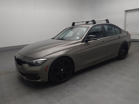 Used 2016 BMW 320i Sedan RWD image 2