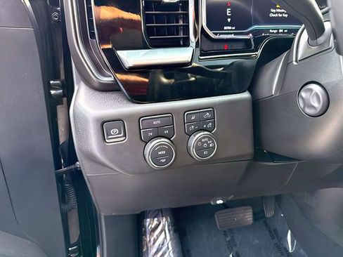Used 2024 Chevrolet Silverado 1500 LTZ w/ LTZ Premium Package AWD/4WD image 22