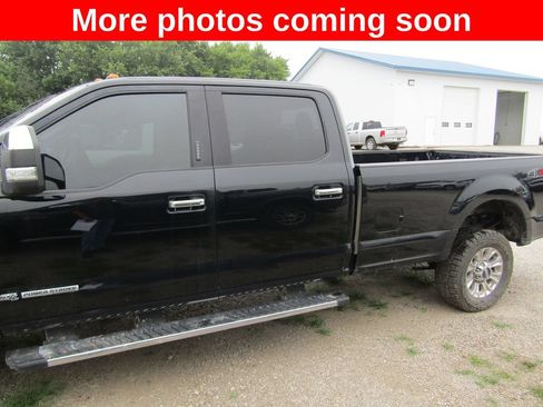 Used 2018 Ford F250 XLT w/ XLT Premium Package AWD/4WD image 2