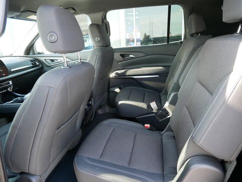 Certified 2025 Chevrolet Traverse LT image 9