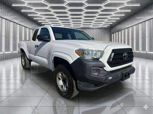 Used 2020 Toyota Tacoma SR RWD image 3