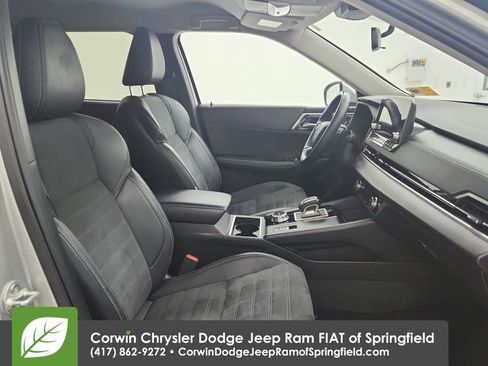 Used 2024 Mitsubishi Outlander SE image 32