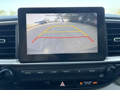Used 2021 Hyundai Venue SEL FWD image 5