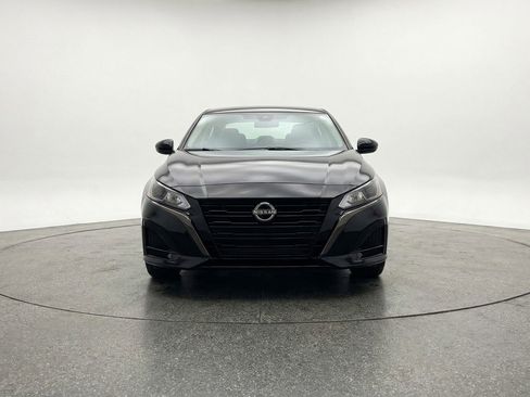 Used 2025 Nissan Altima 2.5 SV image 2