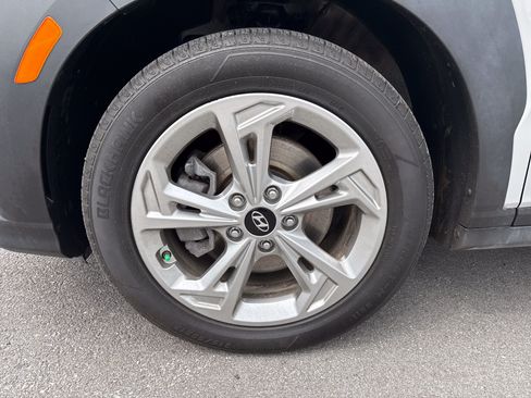 Used 2022 Hyundai Kona SEL AWD/4WD image 11