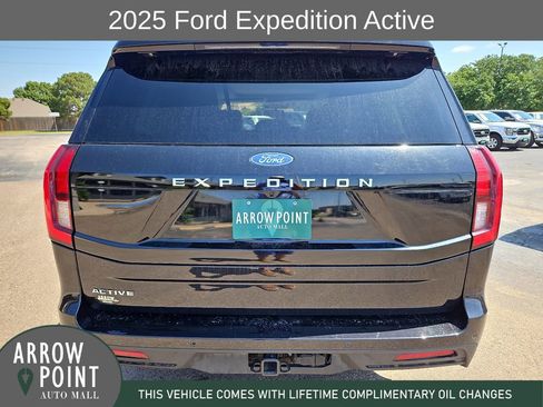 Used 2025 Ford Expedition Active RWD image 10