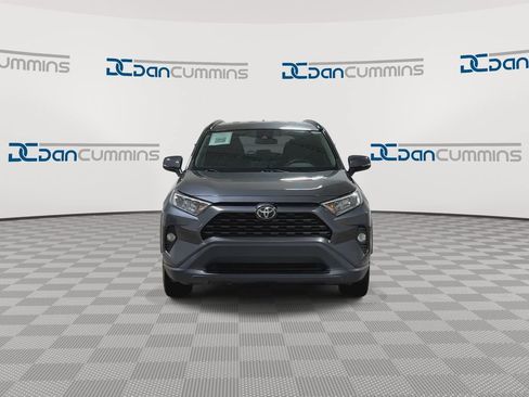 Used 2020 Toyota RAV4 XLE AWD/4WD image 3