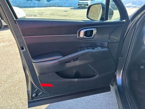 Used 2021 Kia Sorento S image 10