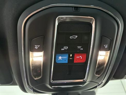 New 2025 Jeep Grand Cherokee Laredo w/ Luxury Tech Group I image 21