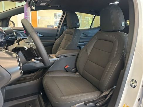 New 2026 Chevrolet Equinox EV LT image 8