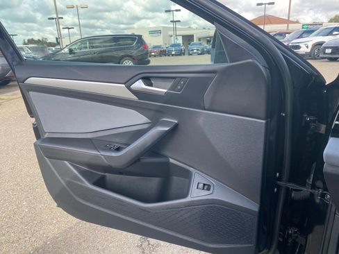 Used 2025 Volkswagen Jetta SE image 20