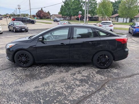 Used 2015 Ford Focus SE FWD image 6
