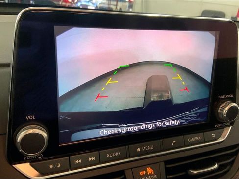 Used 2025 Nissan Altima 2.5 SV FWD image 21