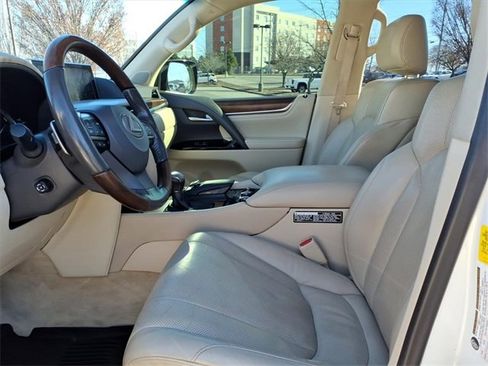 Used 2019 Lexus LX 570 4WD image 10