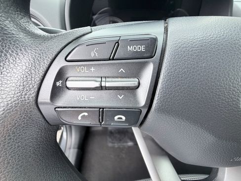 Used 2021 Hyundai Kona SE FWD image 13