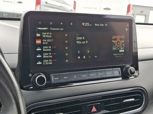 Used 2022 Hyundai Kona Limited image 18