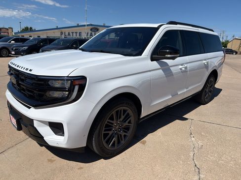 Used 2025 Ford Expedition Max Platinum w/ Stealth Performance Package AWD/4WD image 1