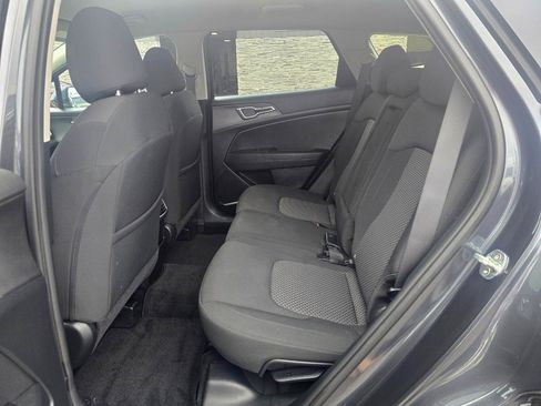 Used 2023 Kia Sportage LX AWD/4WD image 13