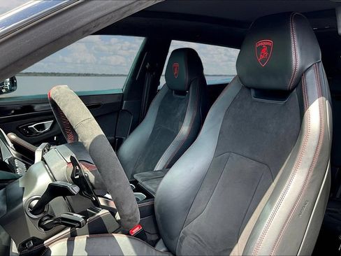 Used 2021 Lamborghini Urus AWD/4WD image 21