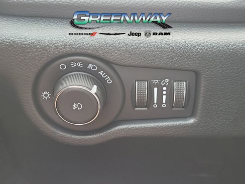 New 2026 Chrysler Pacifica Pinnacle image 28