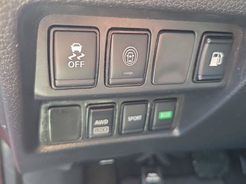 Used 2020 Nissan Rogue SV AWD/4WD image 13