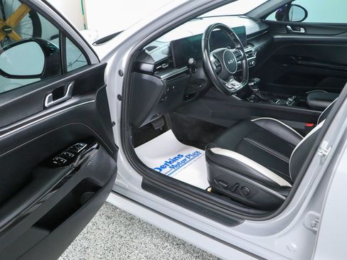 Used 2025 Kia K5 GT-Line w/ GT-Line Premium Package FWD image 3