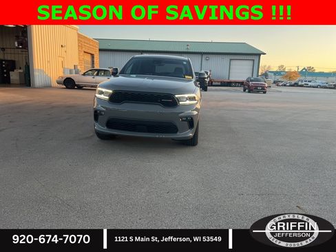 Used 2023 Dodge Durango GT image 4