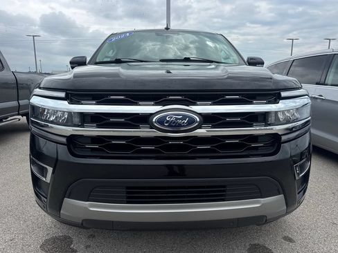 Used 2024 Ford Expedition Limited AWD/4WD image 2