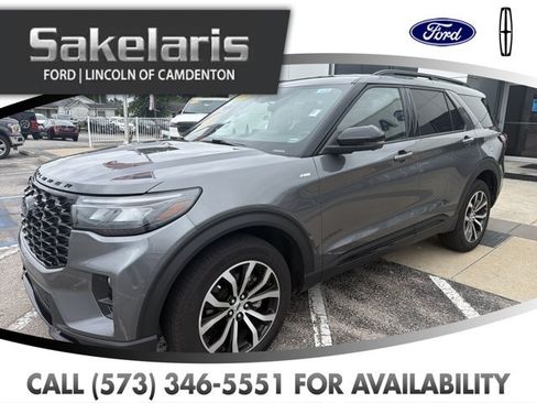 Certified 2025 Ford Explorer ST-Line AWD/4WD image 5