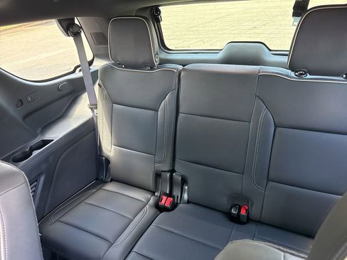 Used 2026 Chevrolet Tahoe Premier AWD/4WD image 12