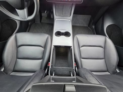 Used 2023 Tesla Model Y Long Range AWD/4WD image 31