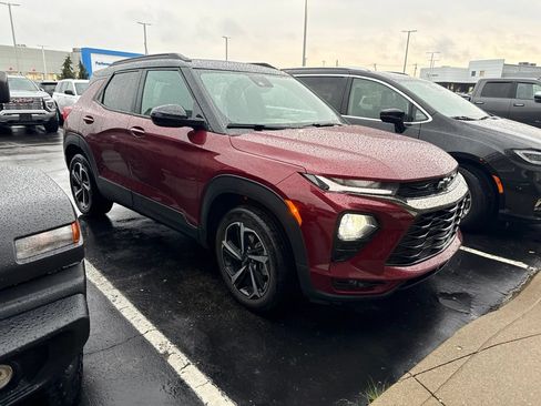 Used 2023 Chevrolet TrailBlazer RS w/ Sun and Liftgate Package AWD/4WD image 3