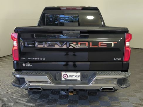 Used 2019 Chevrolet Silverado 1500 LTZ w/ LTZ Premium Package AWD/4WD image 5