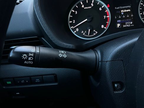 Used 2025 Nissan Sentra S image 31