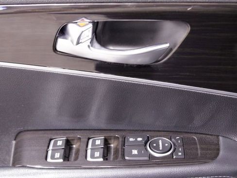 Used 2020 Kia Sorento LX image 23