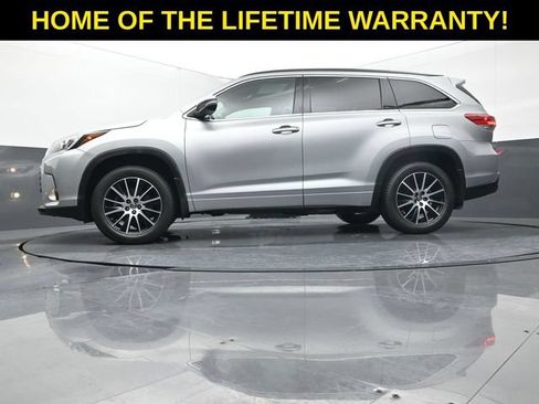 Used 2017 Toyota Highlander SE AWD/4WD image 41