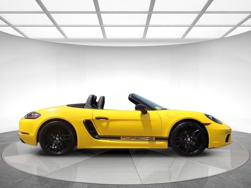 Used 2019 Porsche 718 Boxster RWD image 4