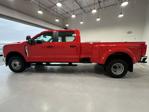 Used 2025 Ford F350 XL w/ XL Chrome Package image 5